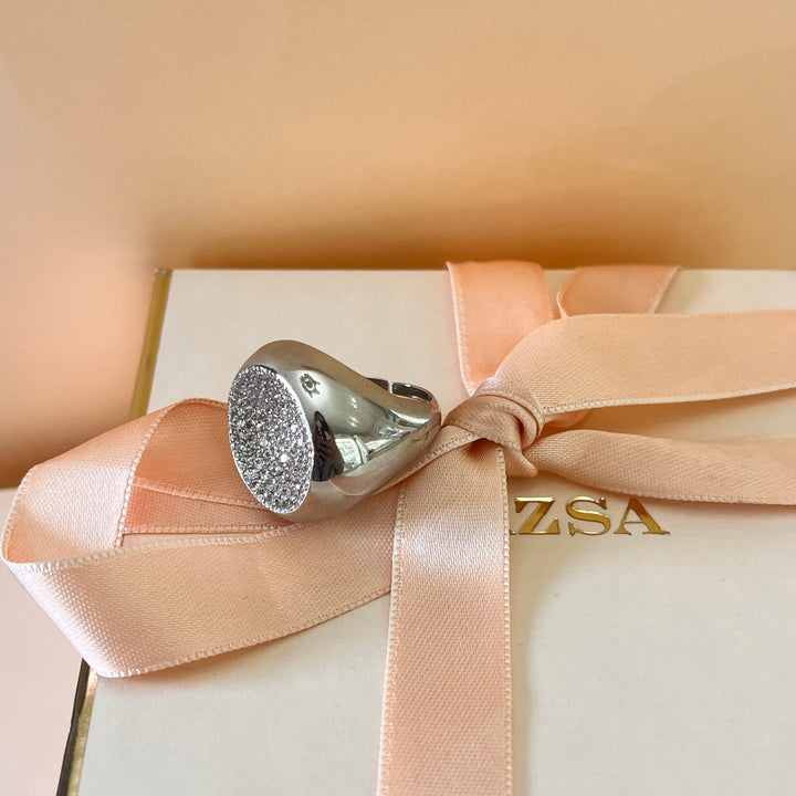 Zircone round white gold plated statement ring