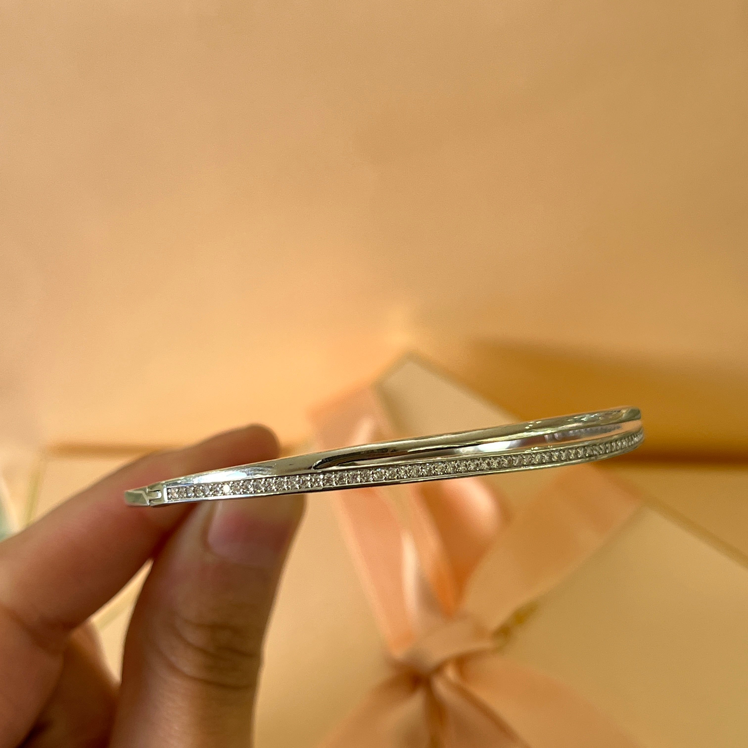 Silver zircone bangle