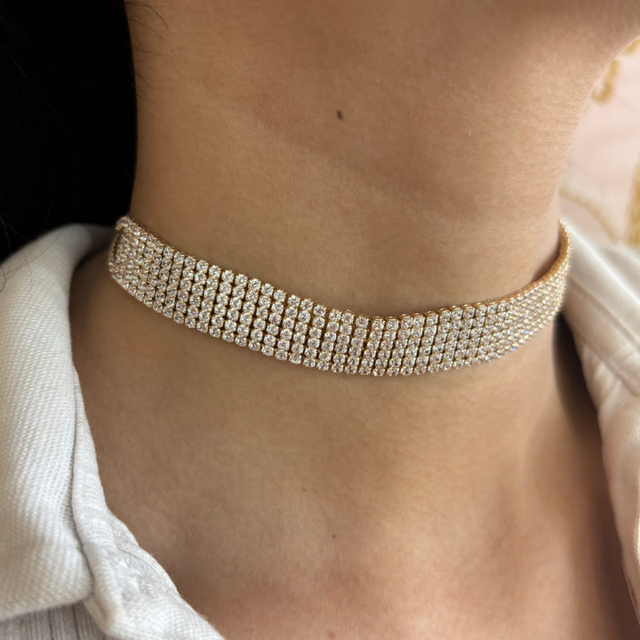 Elegant choker
