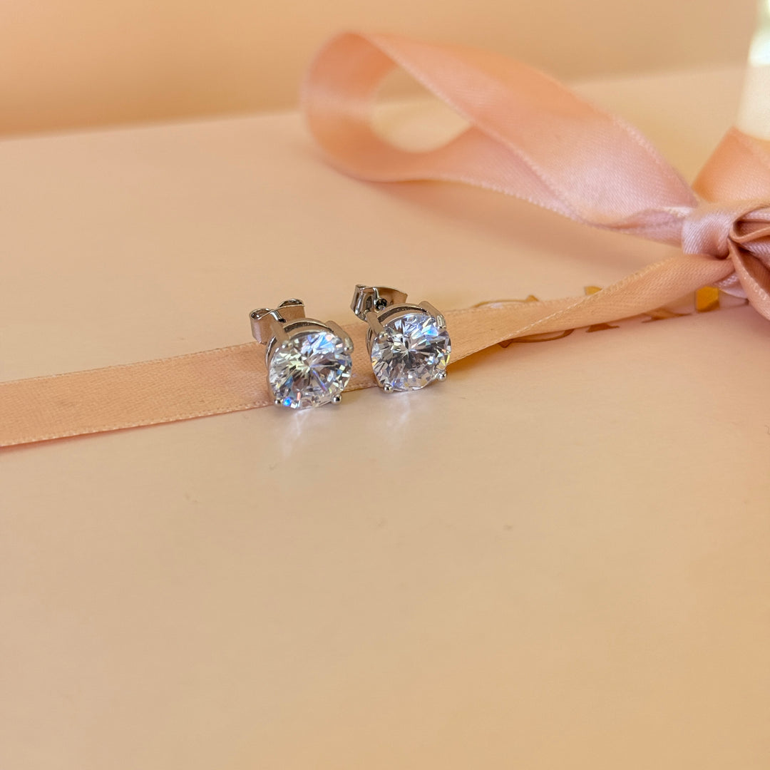 Large zircone solitaire silver studs