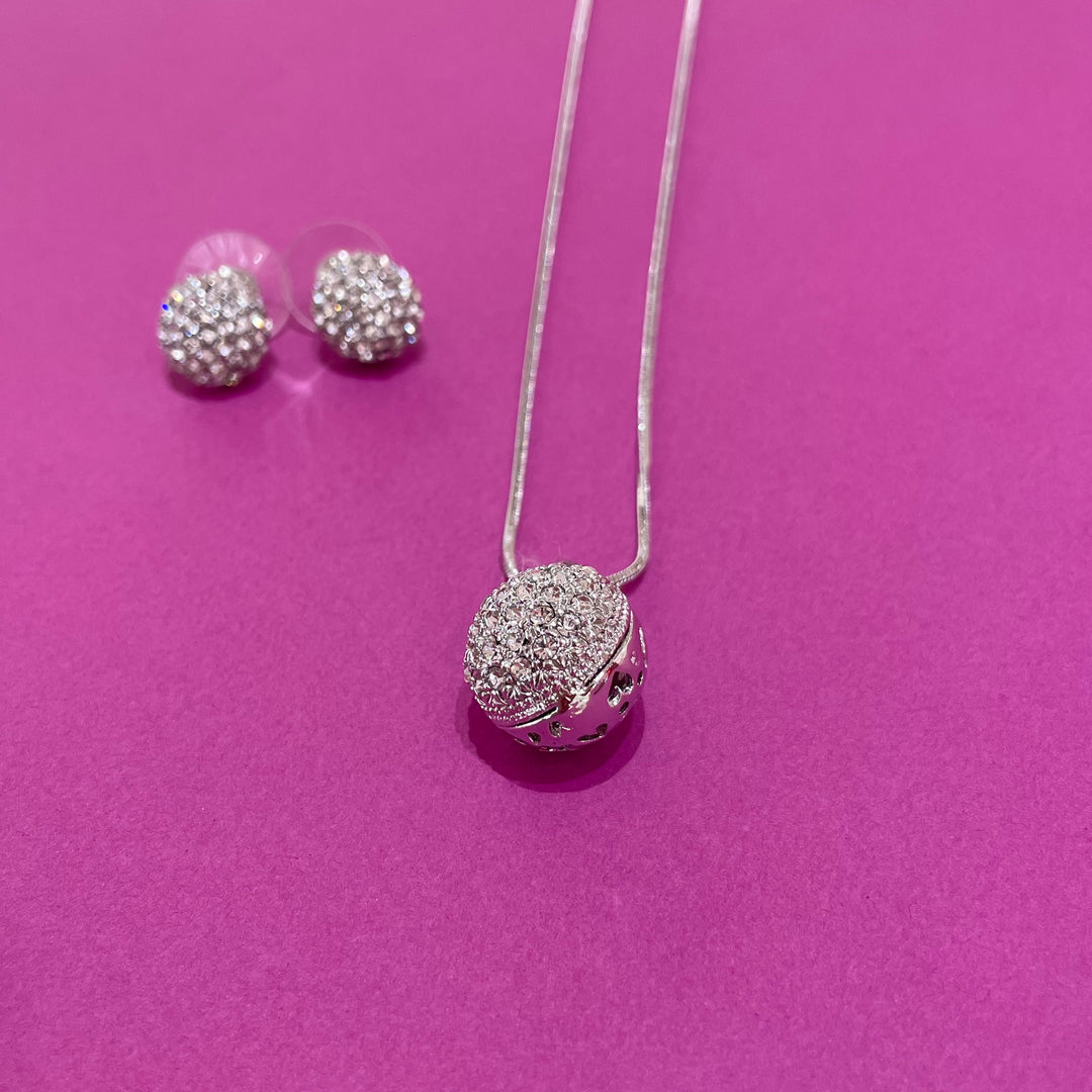 Pendant set