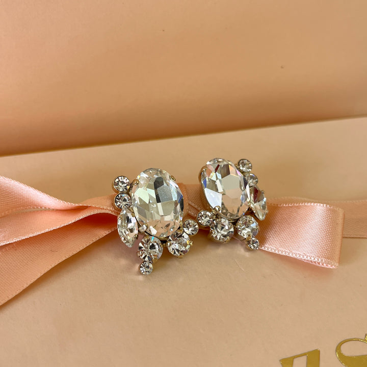 Oval Swarovski crystals gold plated studs