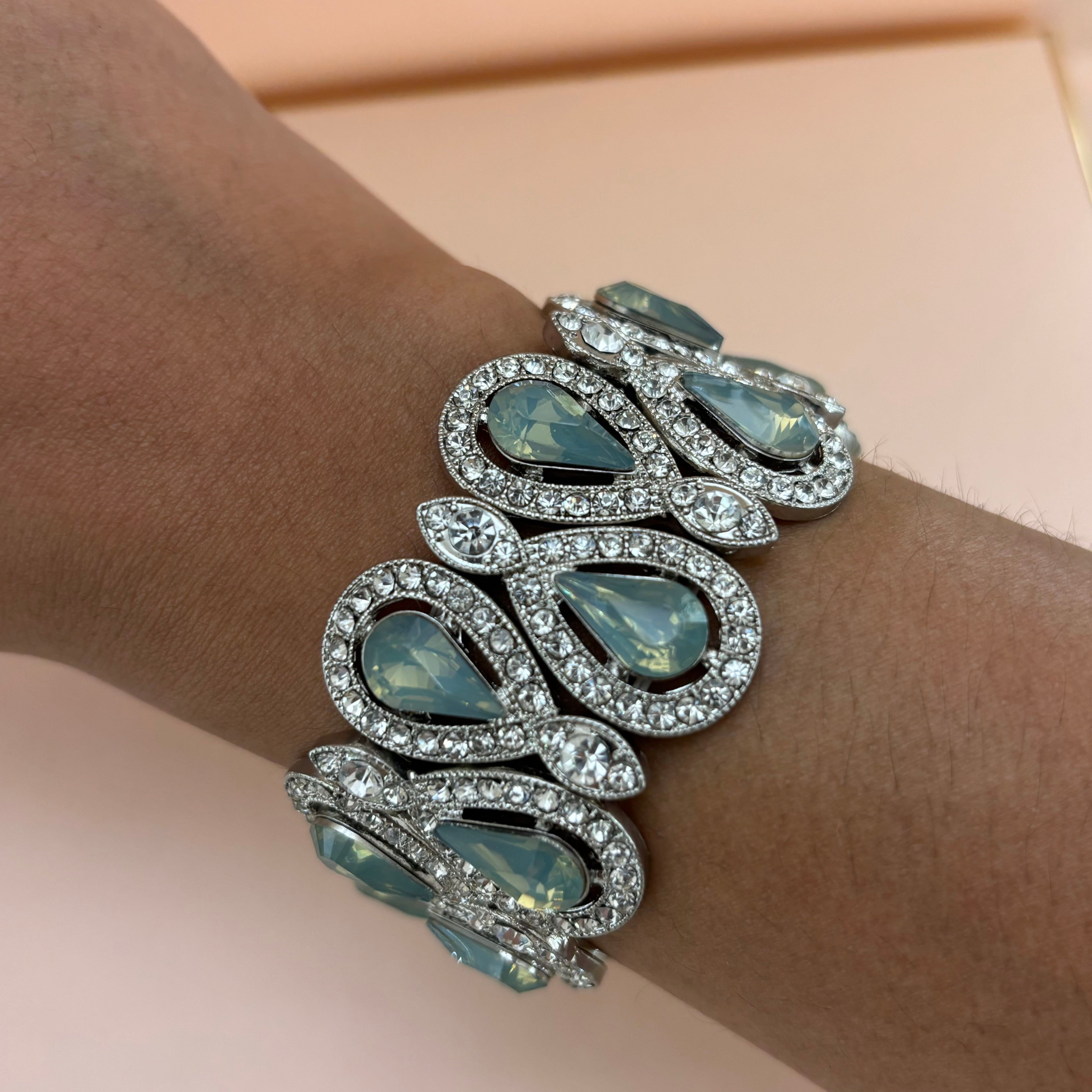 Elegant mint bangle