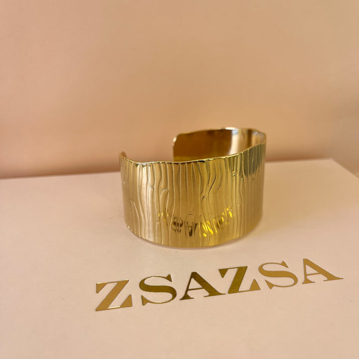 Gold bangle