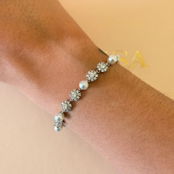 Dainty pearls and flowers zircone silver bracelet