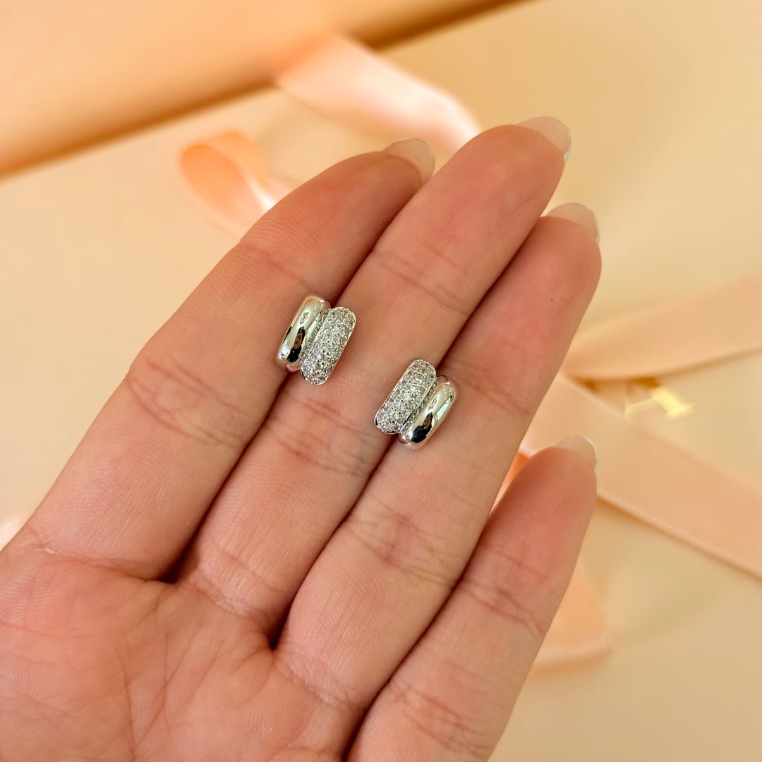 Dainty zircone silver studs