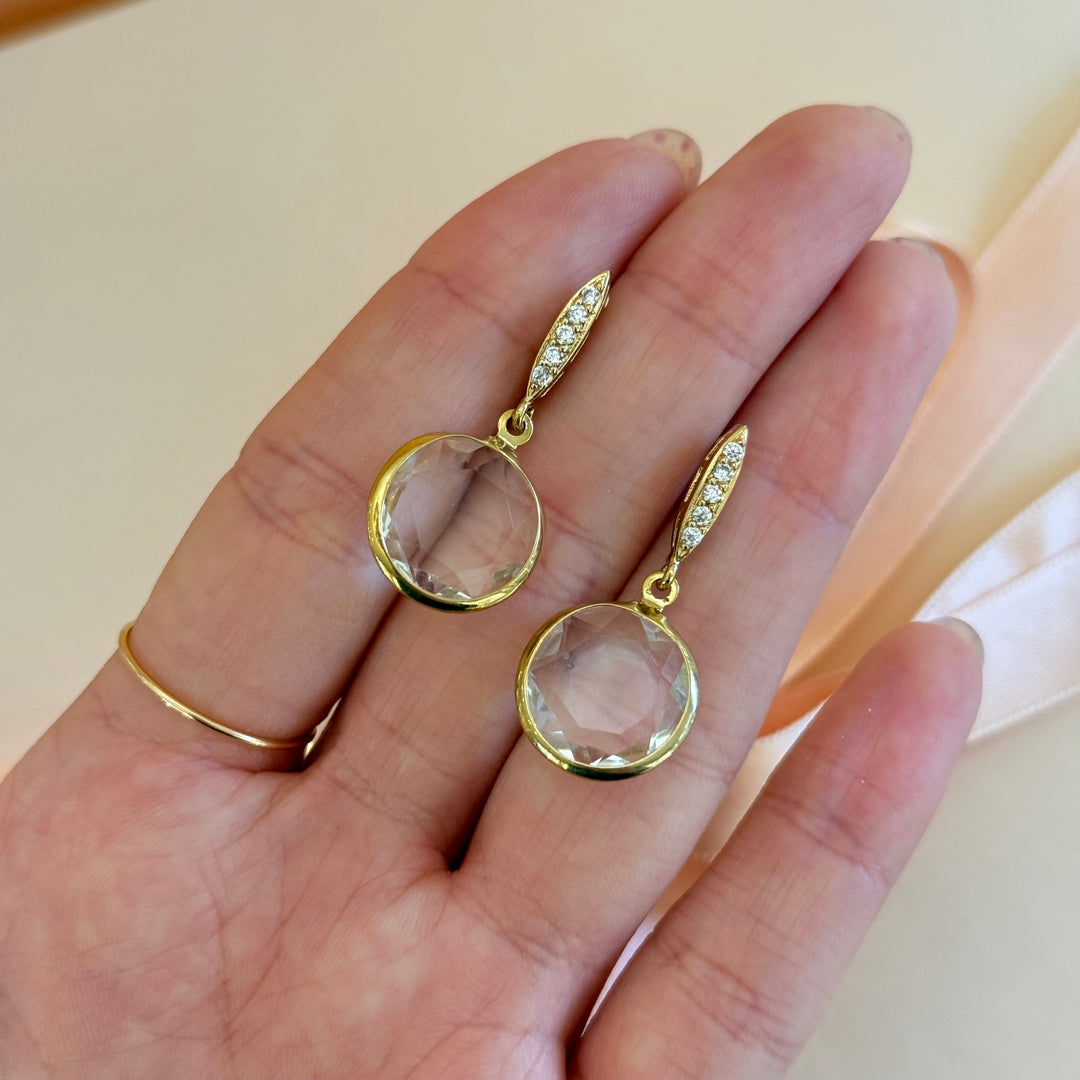 Round dangling zircone gold plated