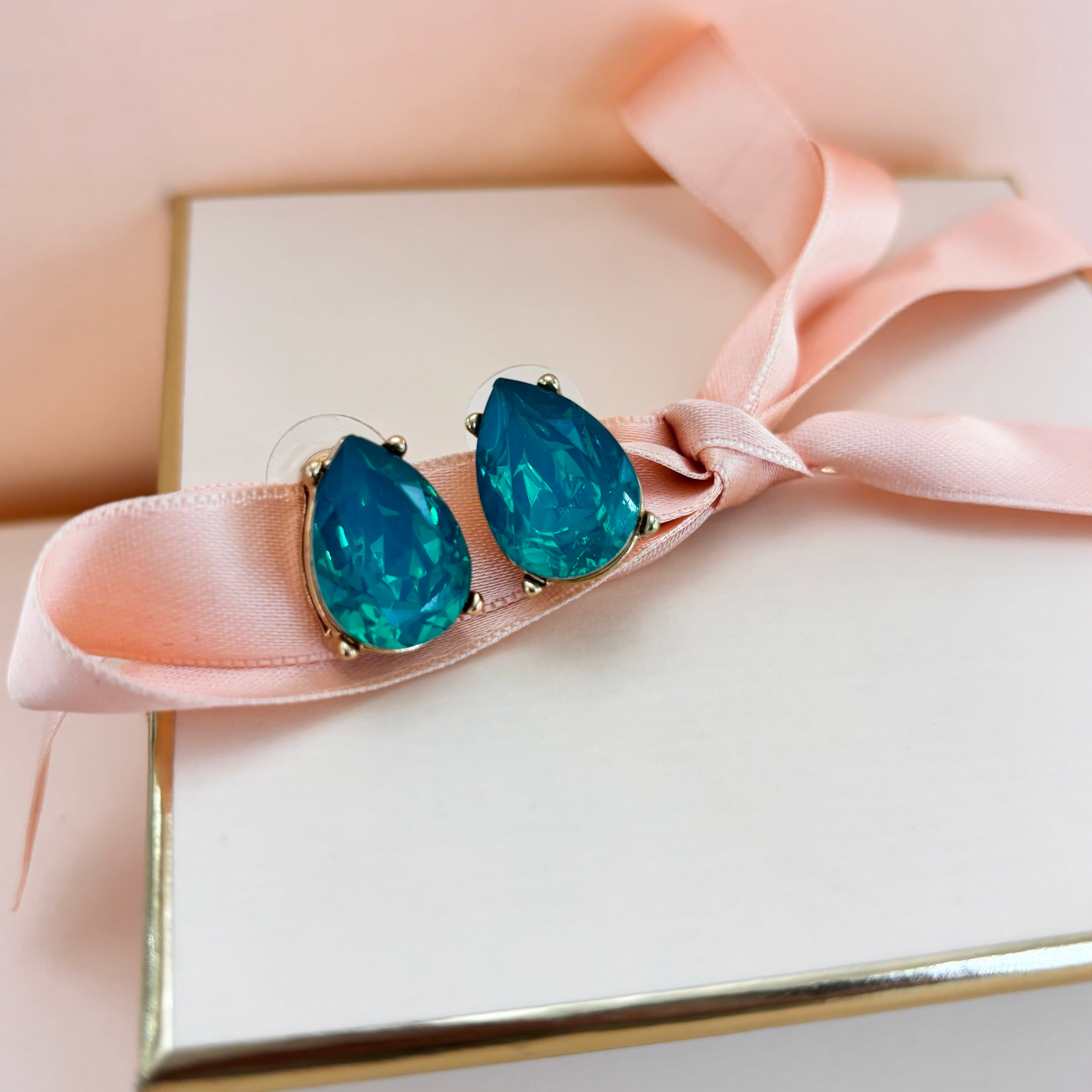 Teardrop mint studs