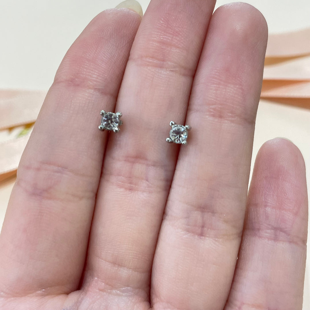 Solitaire earrings