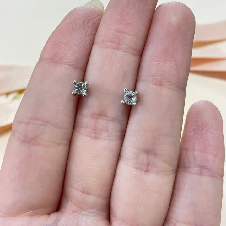 Solitaire earrings