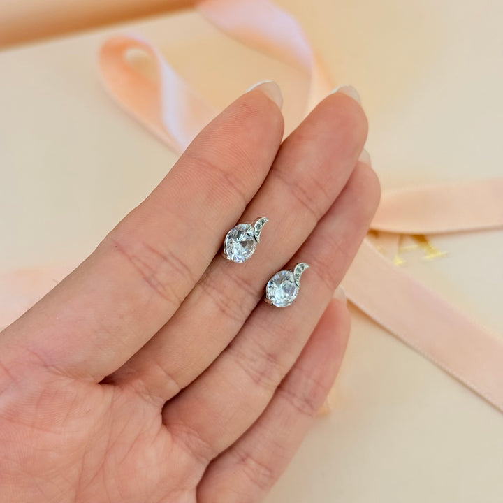 Moon small zircone silver studs