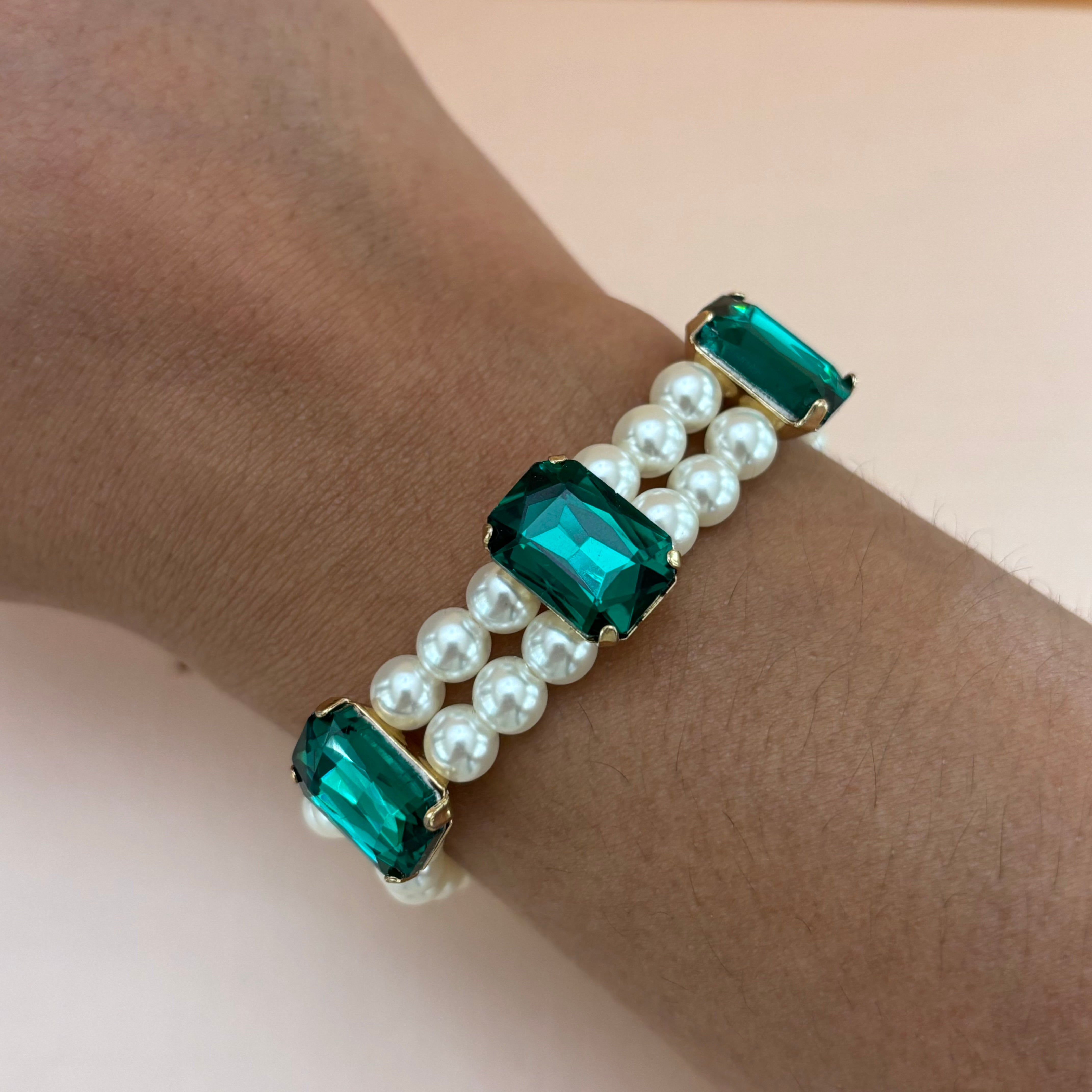 Green pearl bangle