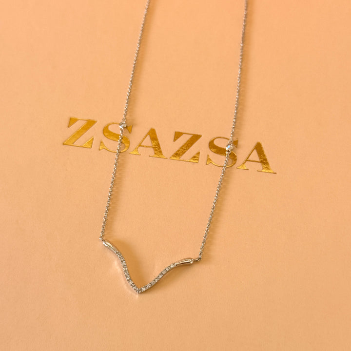 Dainty zircone silver pendant
