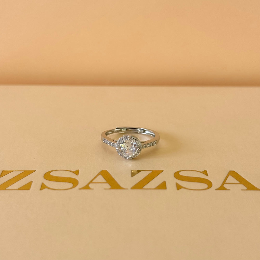 Dainty round sterling silver zircone pendant set