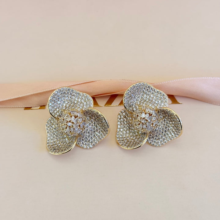 Chunky flower zircone gold plated earrings