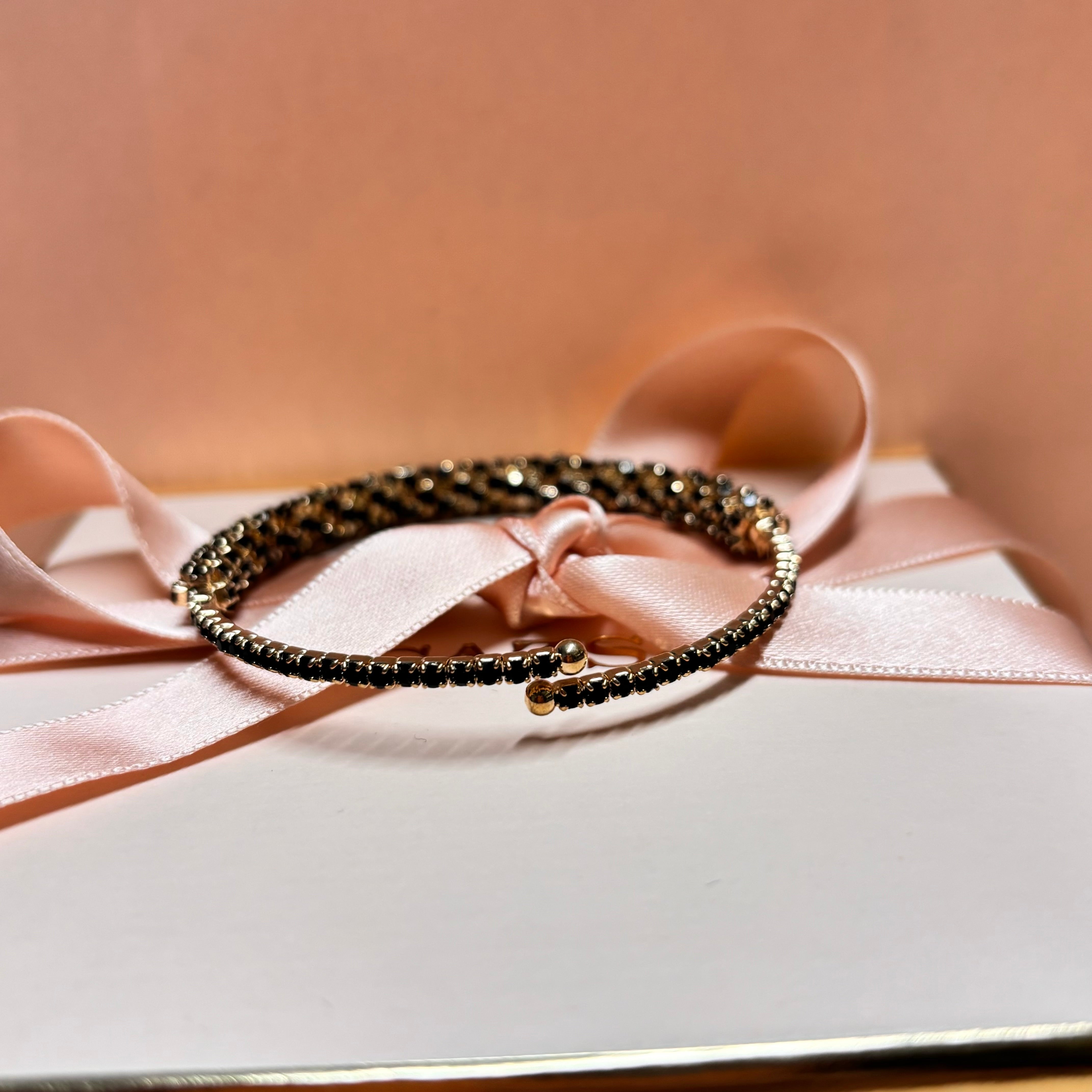 Elegant black bangle