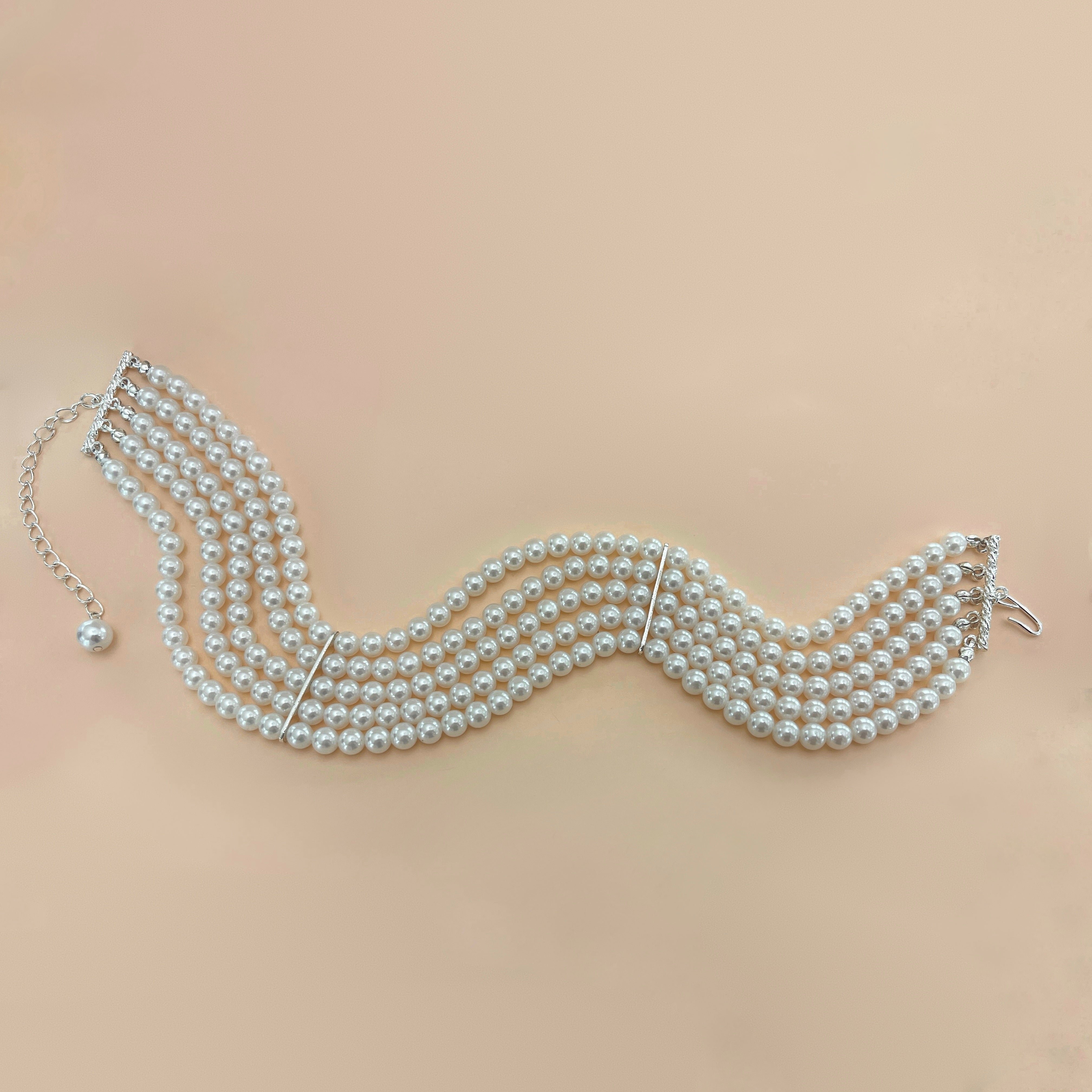 5 rows pearls choker