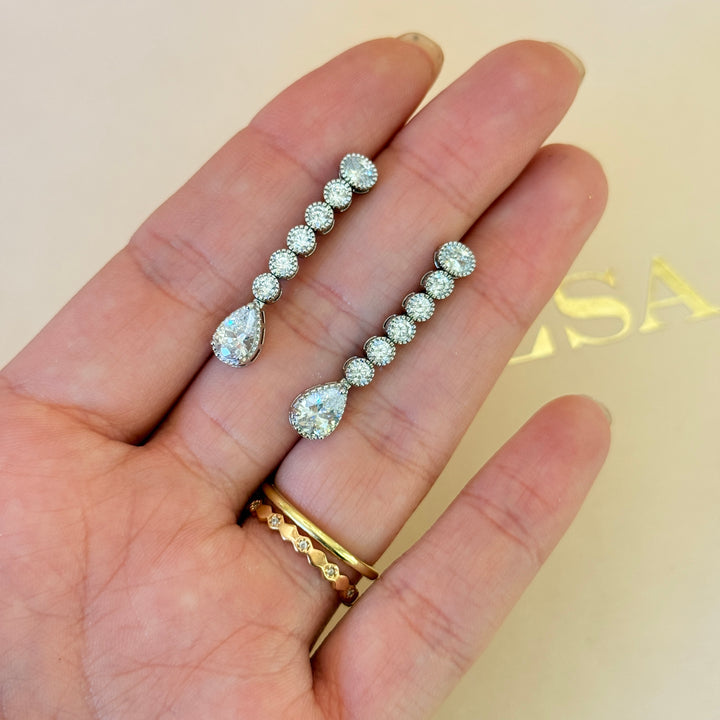 Dainty teardrop zircone silver set