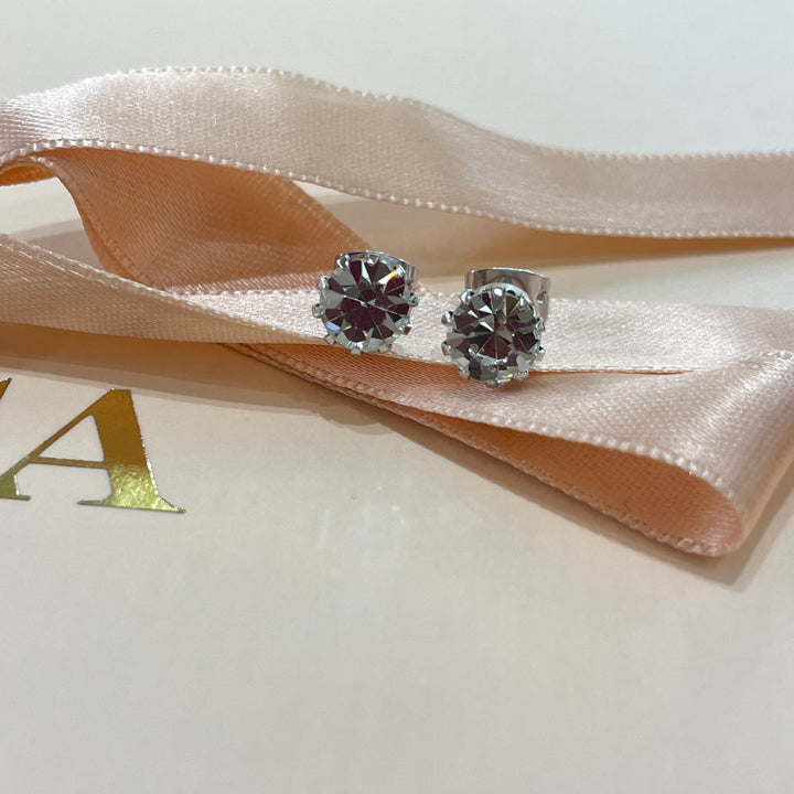 Solitaire earrings