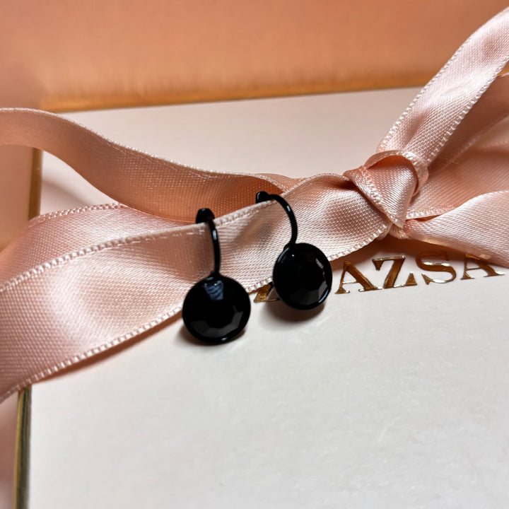 Basic all black hooks