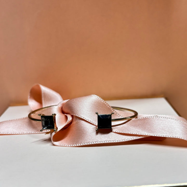 Dainty grey bangle