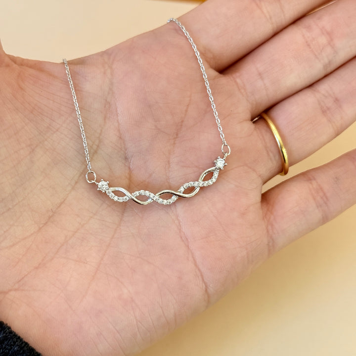 Dainty zircone silver pendant