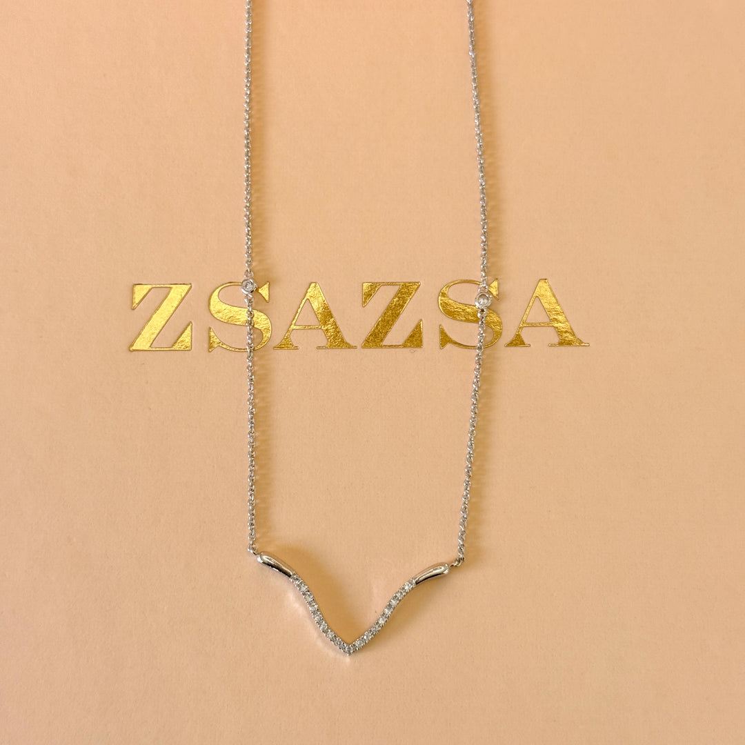 Dainty zircone silver pendant