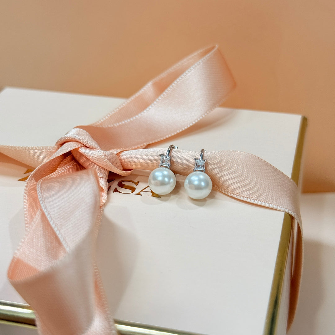 Small square zircone and pearl sterling silver hook