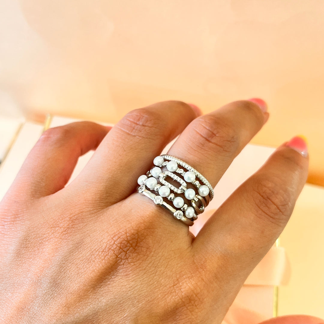 Zircone and white pearls sterling silver ring