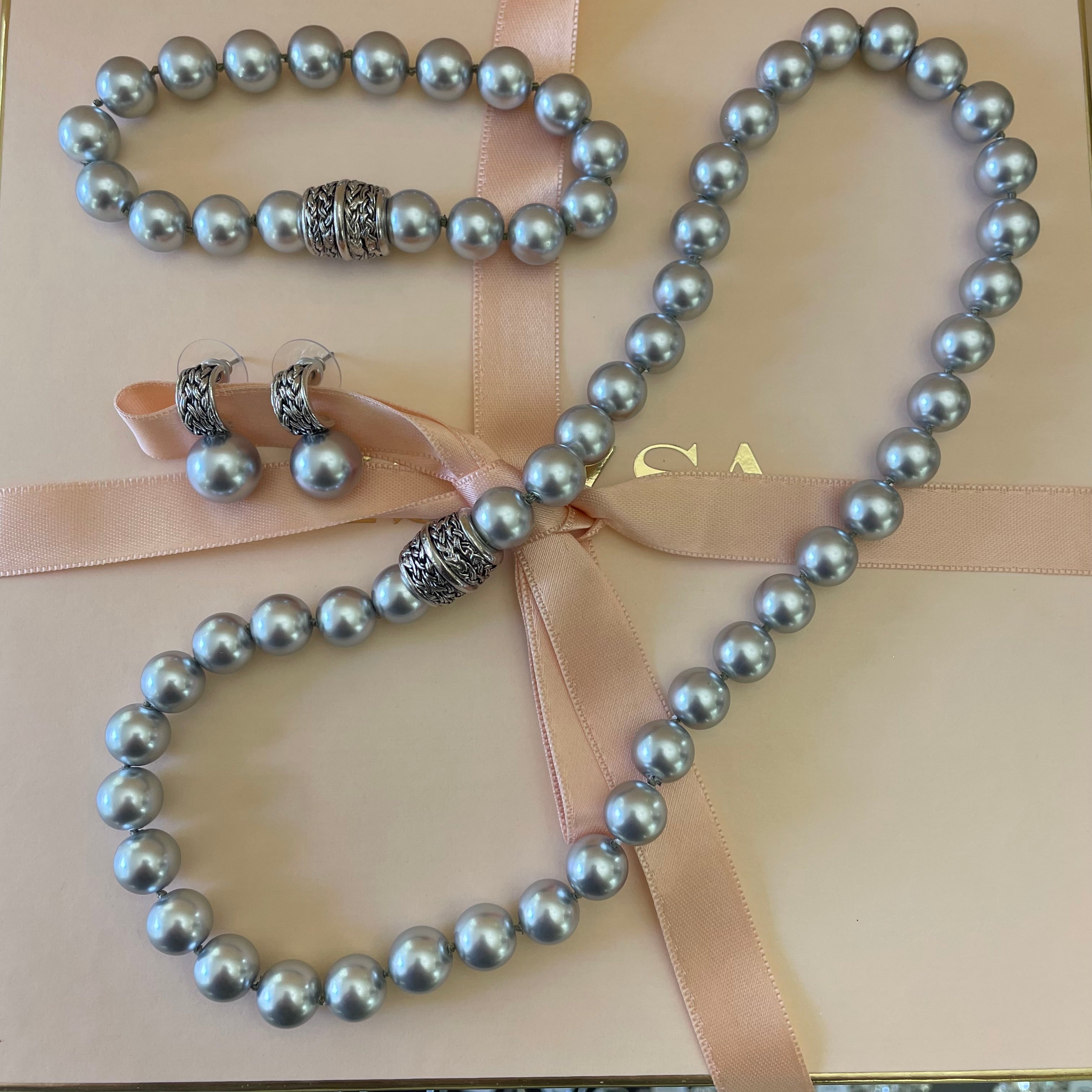 Complete grey pearls set