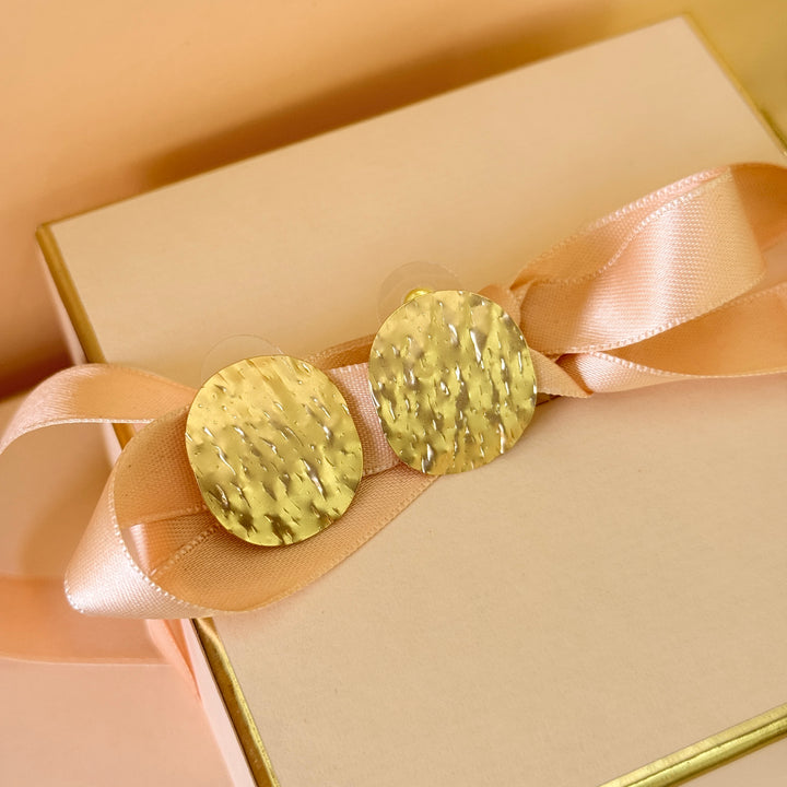 Handmade texture gold plain round earrings