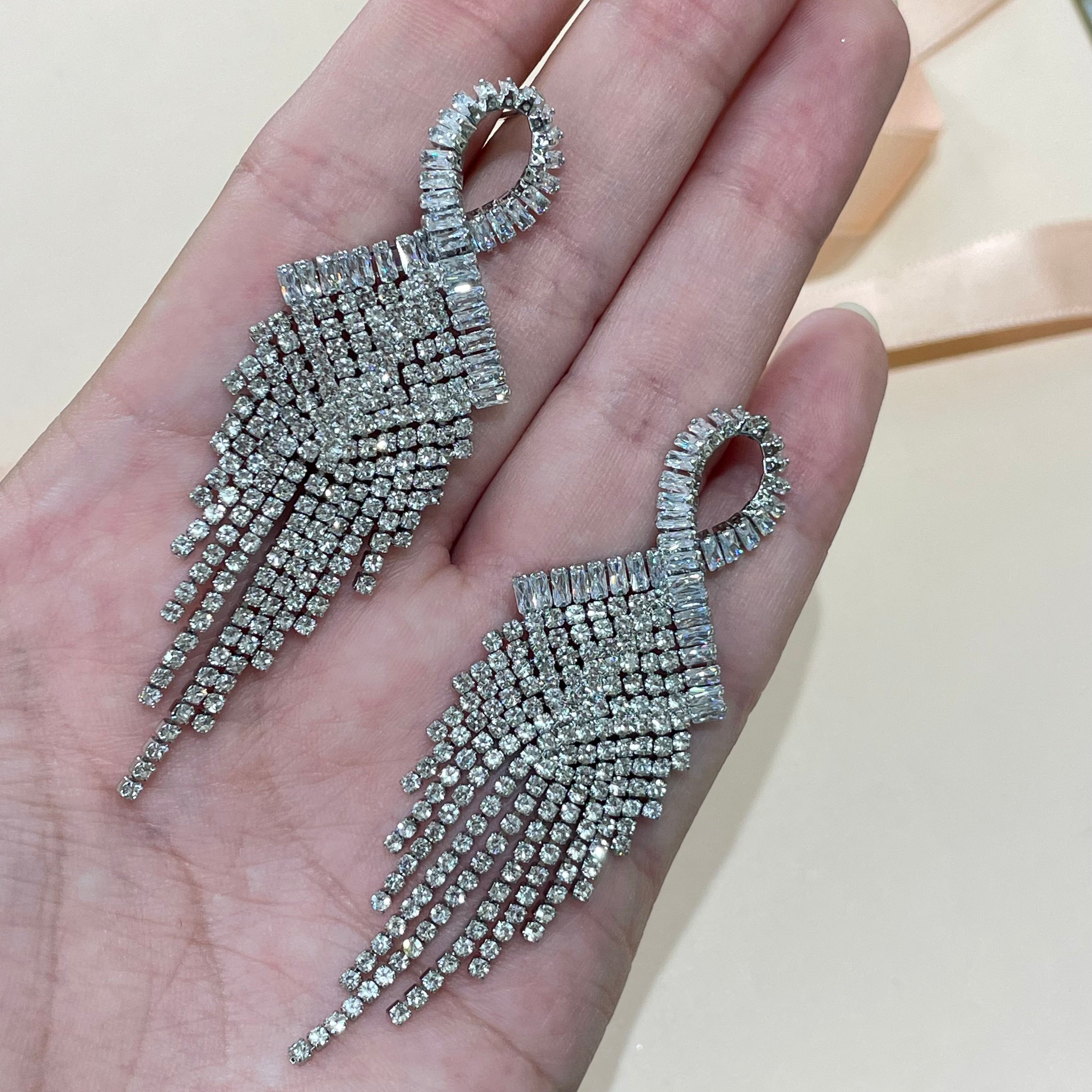 Elegant earrings