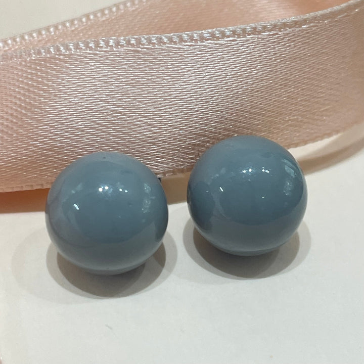 Grey studs