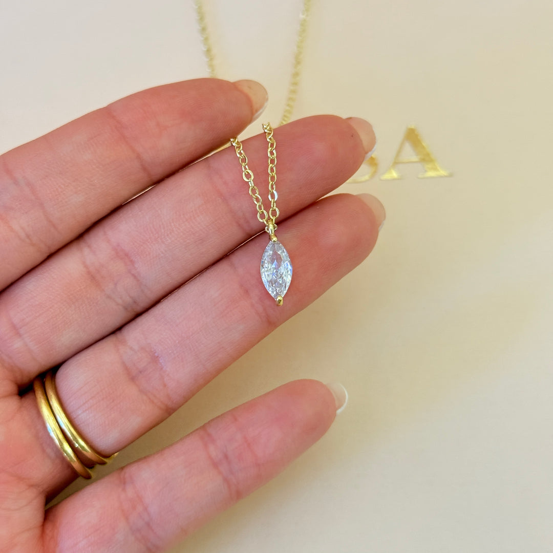 Zircone dainty marquise gold plated pendant