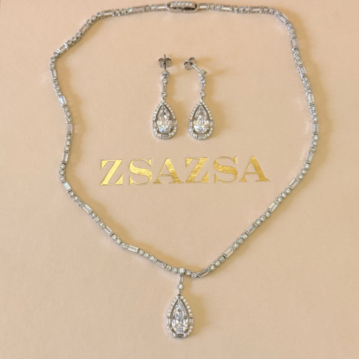 Teardrop zircone silver set