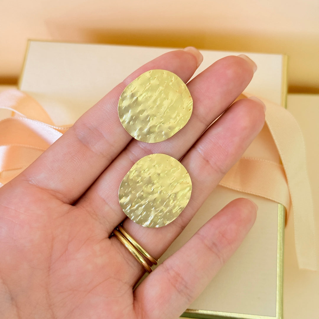Handmade texture gold plain round earrings