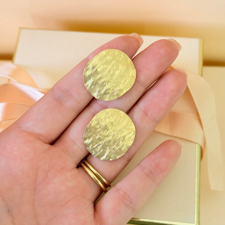Handmade texture gold plain round earrings