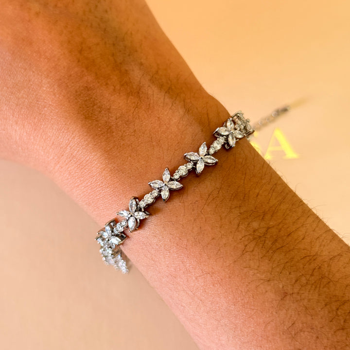 Dainty flowers zircone silver bracelet