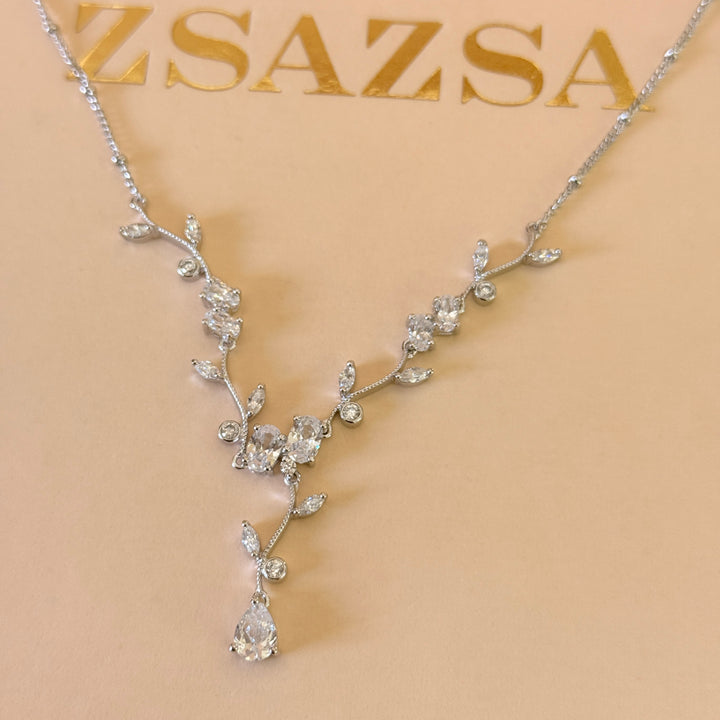 Mixed shapes dainty zircone silver set