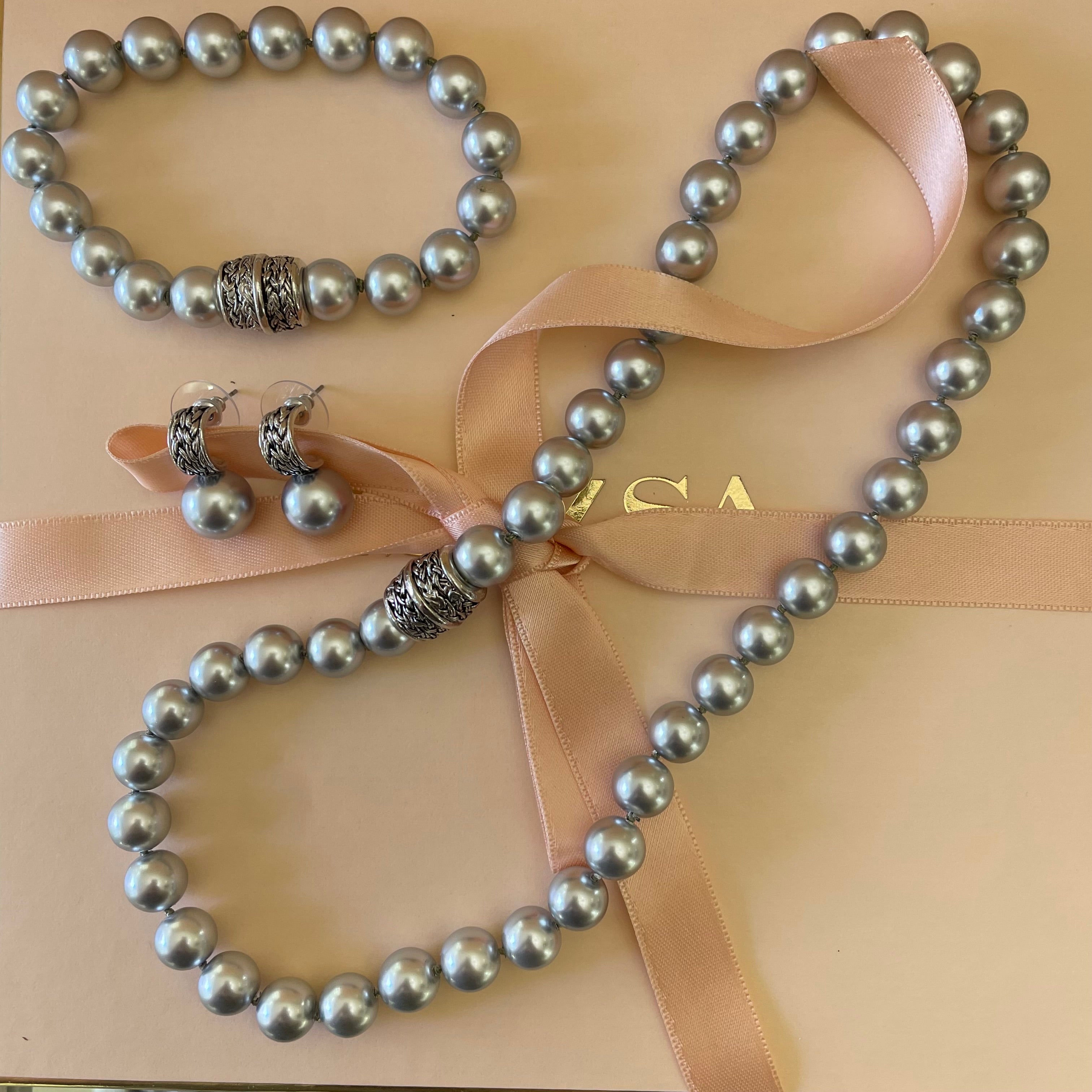 Complete grey pearls set