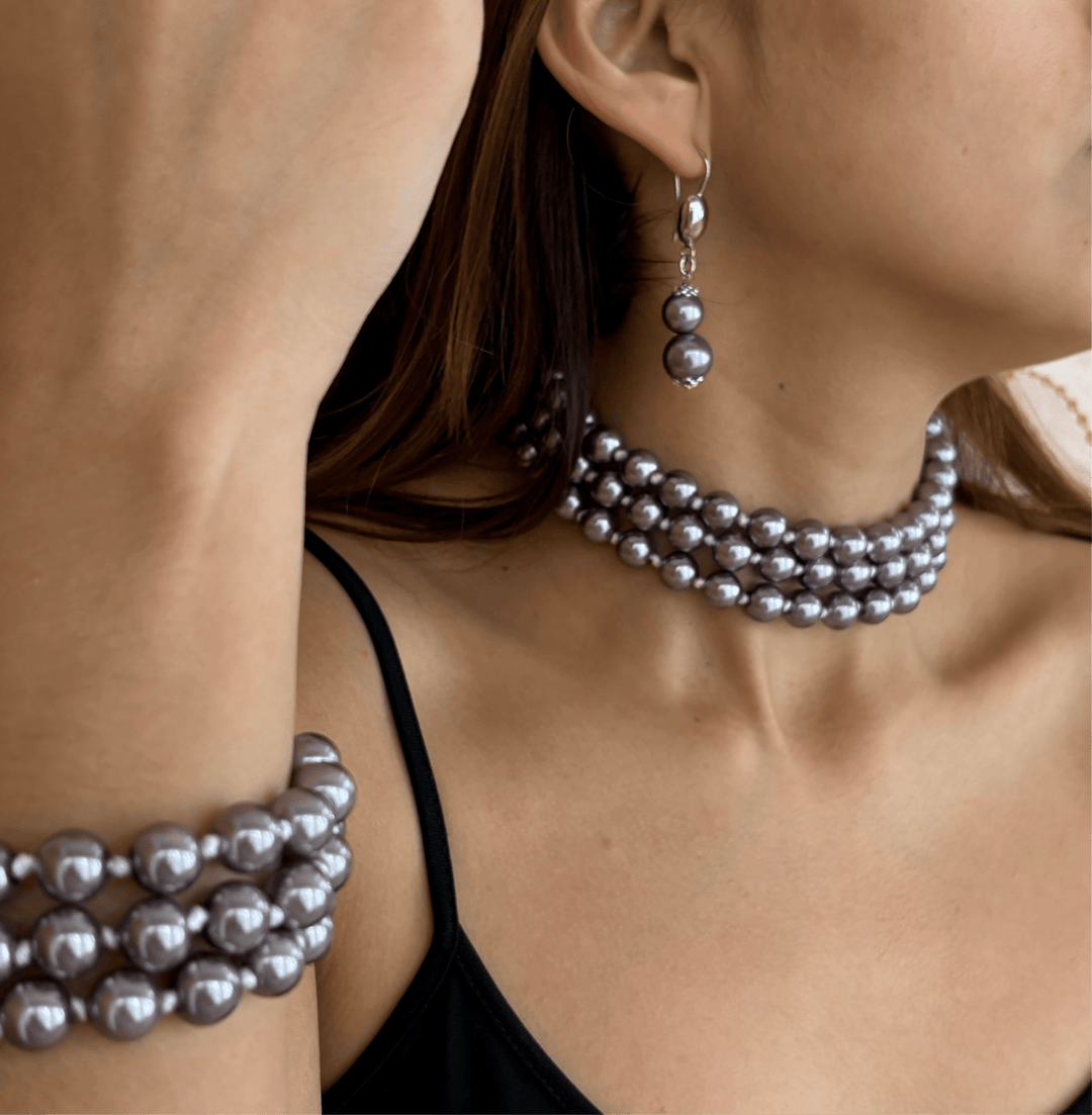Grey pearls set