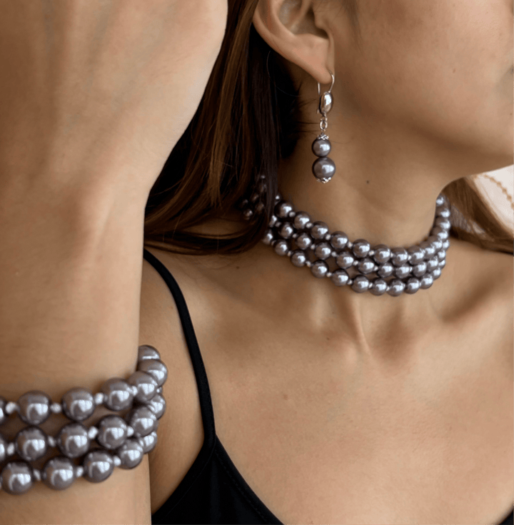 Grey pearls set