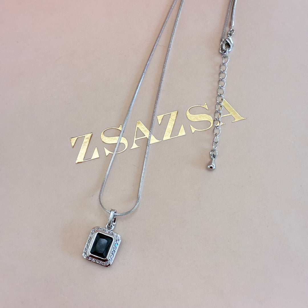 Rectangular black zircone dainty pendant