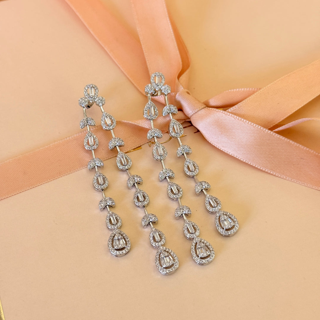 Teardrop and marquise zircone silver long earrings