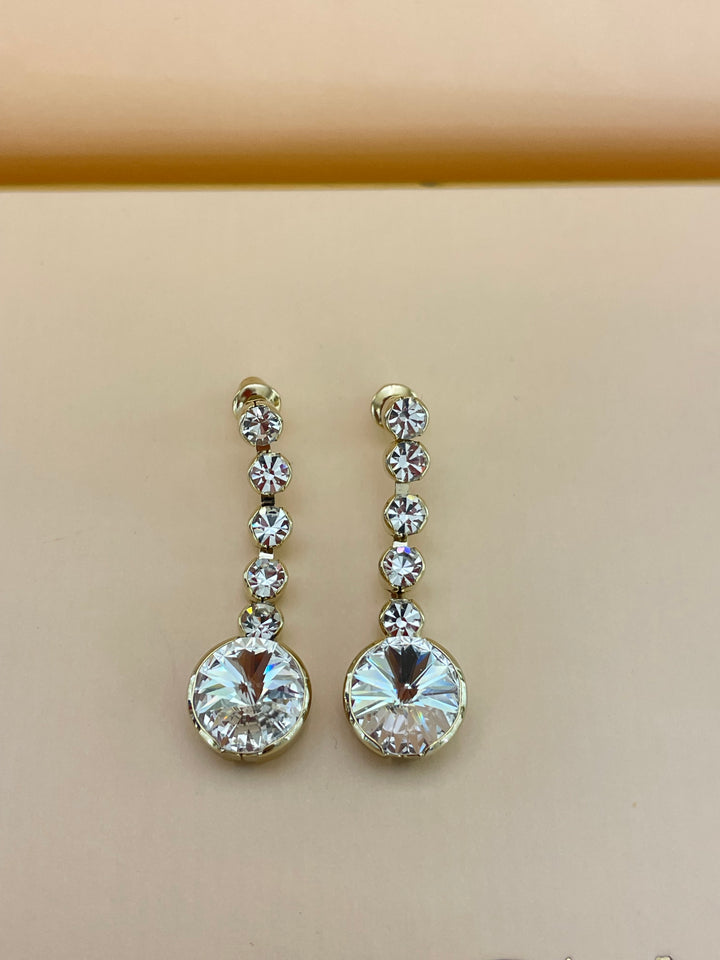 Round earrings