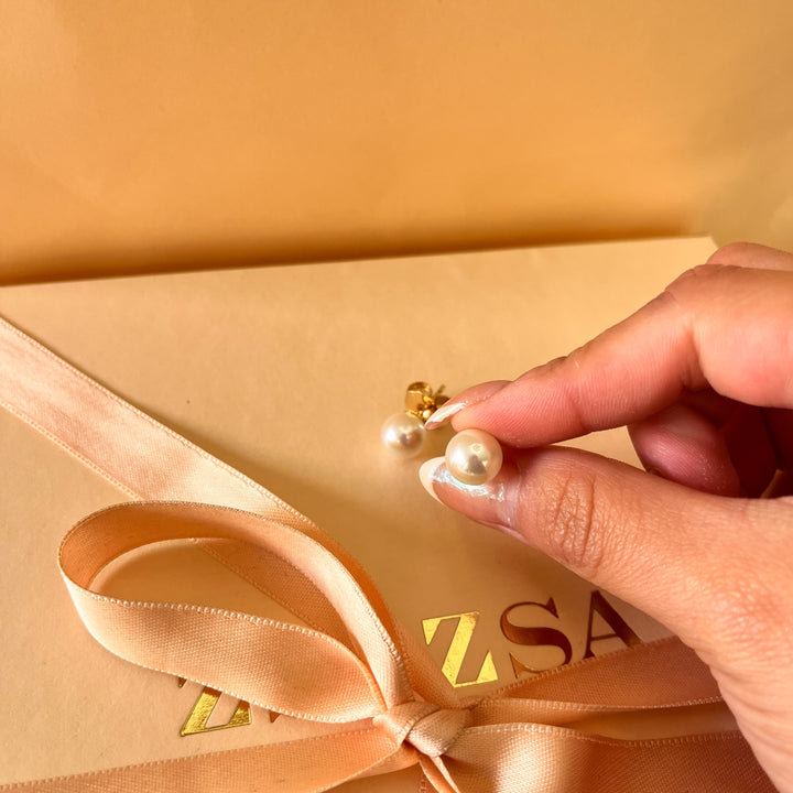 White Mallorca pearls gold plated studs