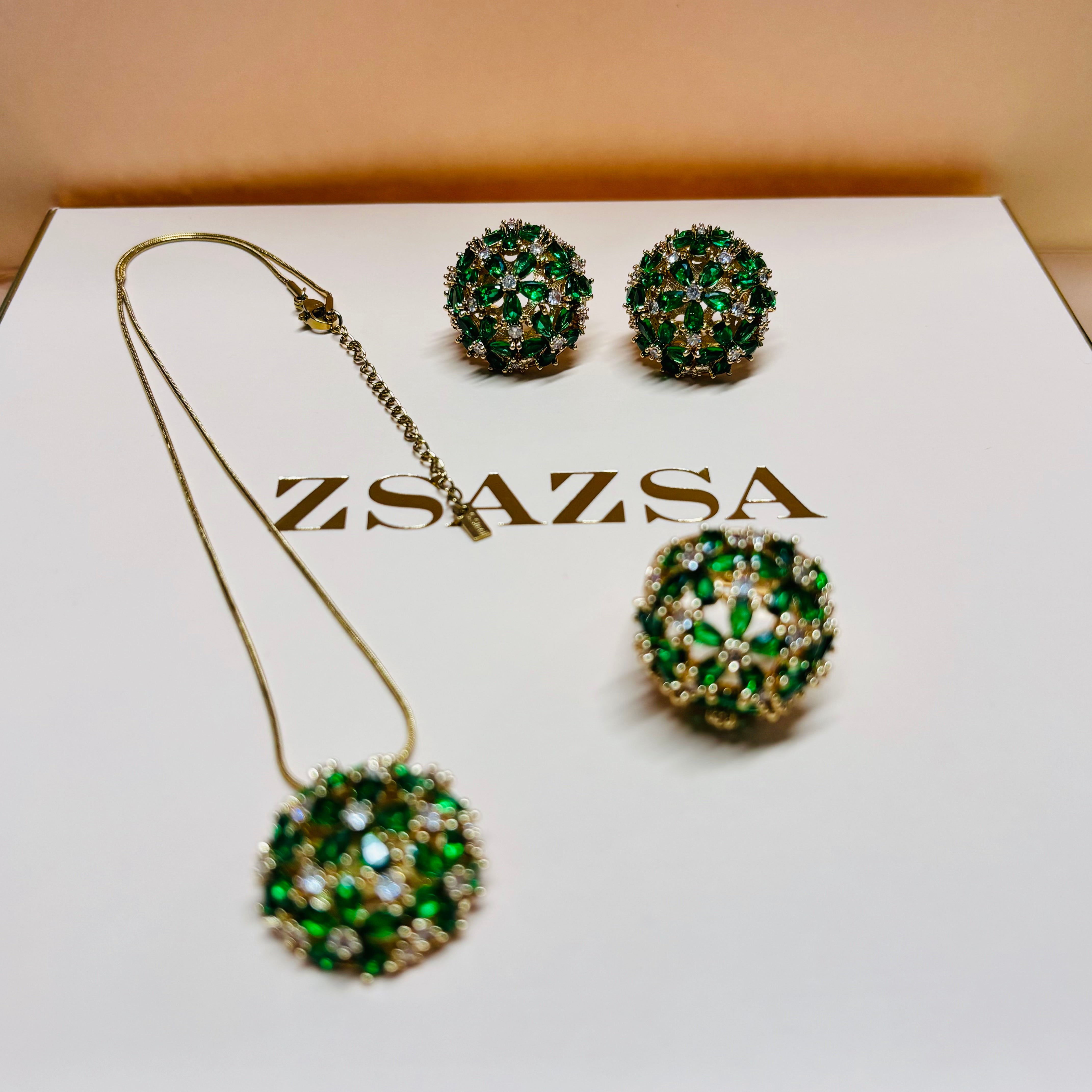 Flower zircone set