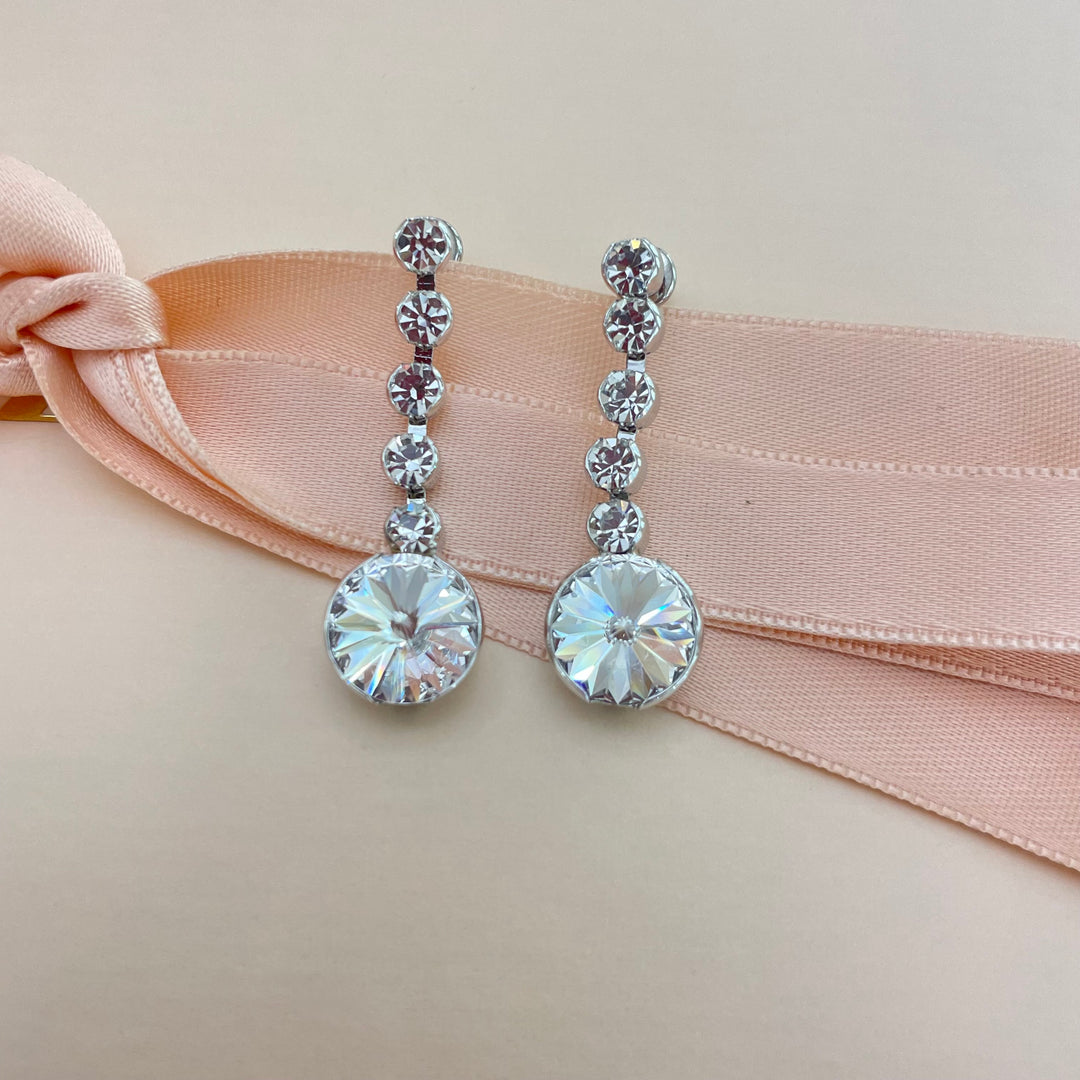 Round earrings