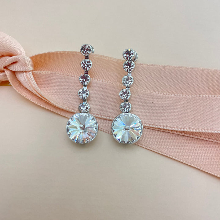 Round earrings