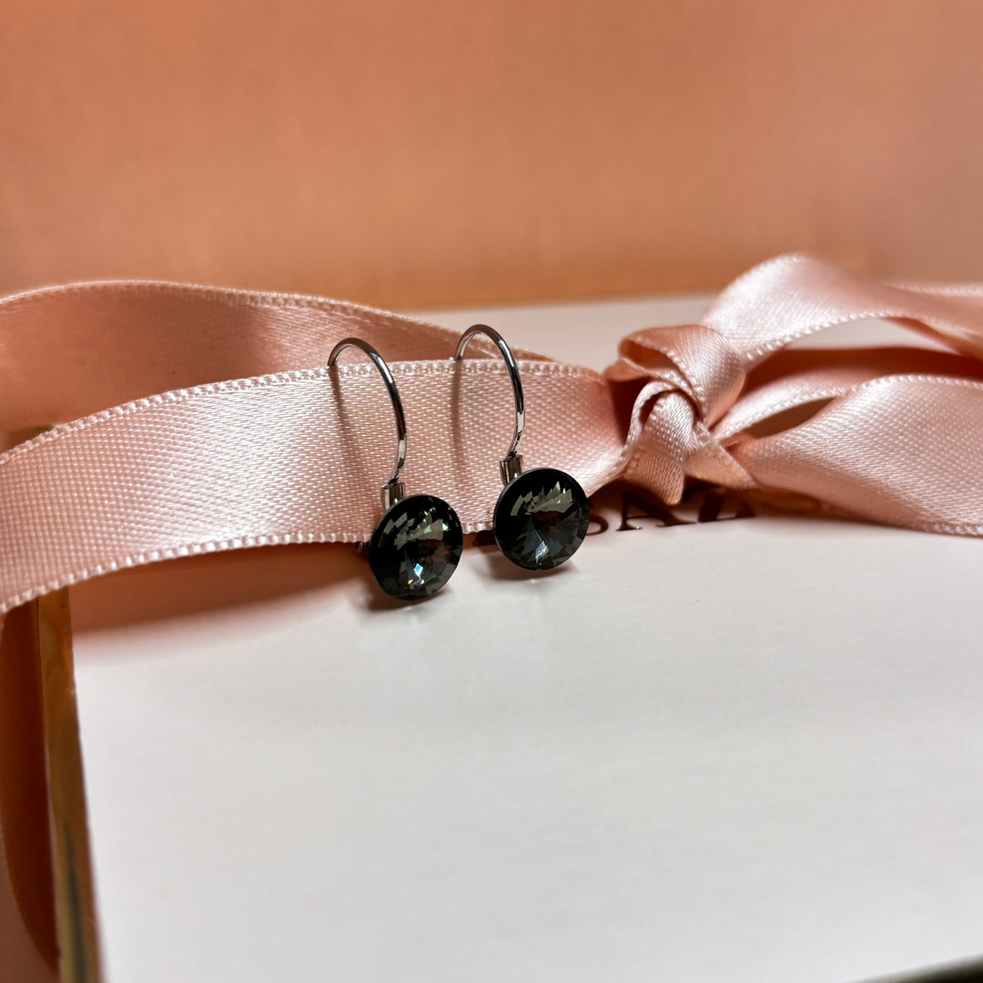 Basic grey Hooks